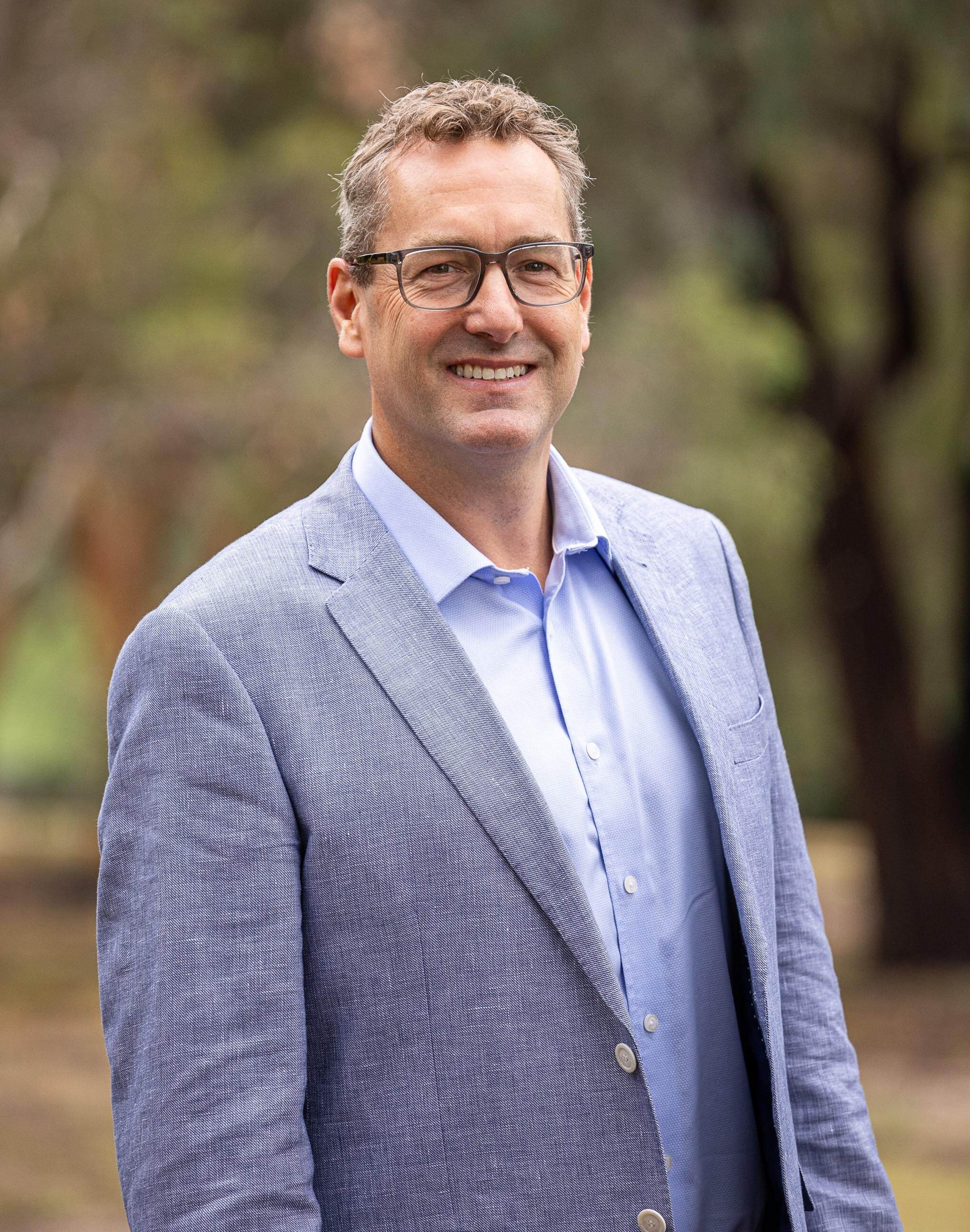 2. NGP Colour_HelloPhoto065_Long Cropped